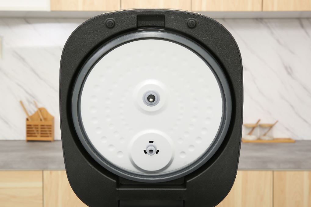 Nồi cơm cao tần Sunhouse Mama 1.5 lít SHD8827 Màu Đen