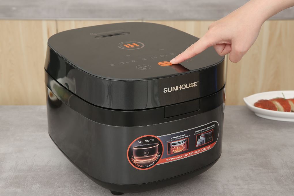Nồi cơm cao tần Sunhouse Mama 1.5 lít SHD8827 Màu Đen
