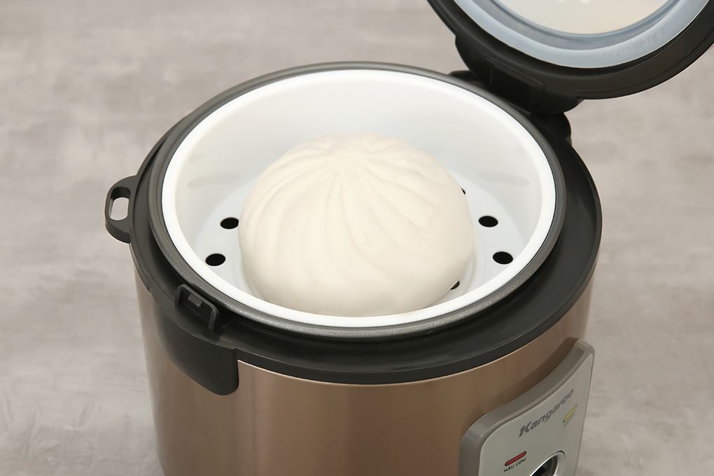 Nồi cơm nắp gài Kangaroo 1.2 lít KGRC12M3 Màu Đen - Vàng đồng