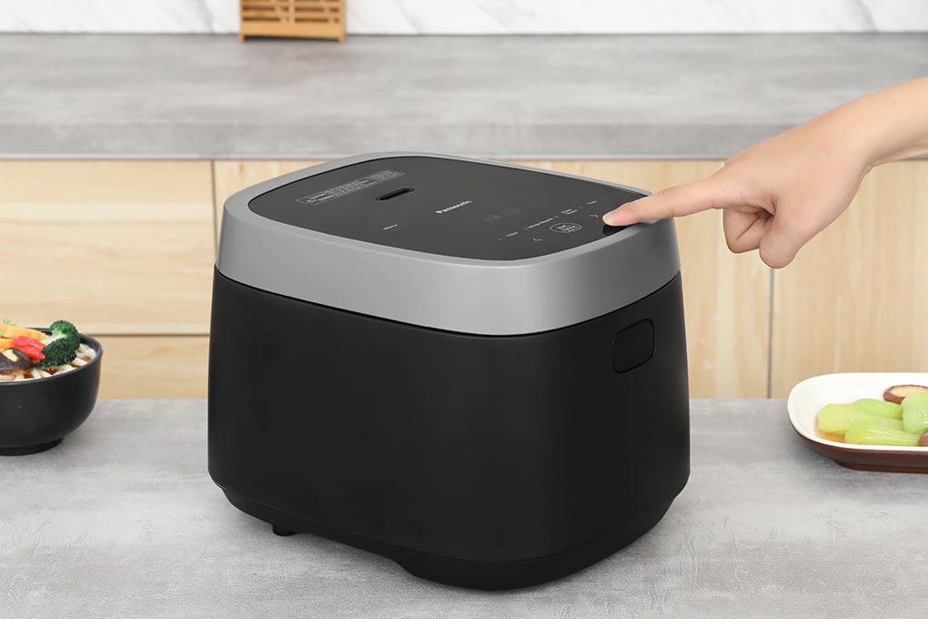 Nồi cơm cao tần Panasonic 1.5 lít SR-HN151KRA Màu Đen