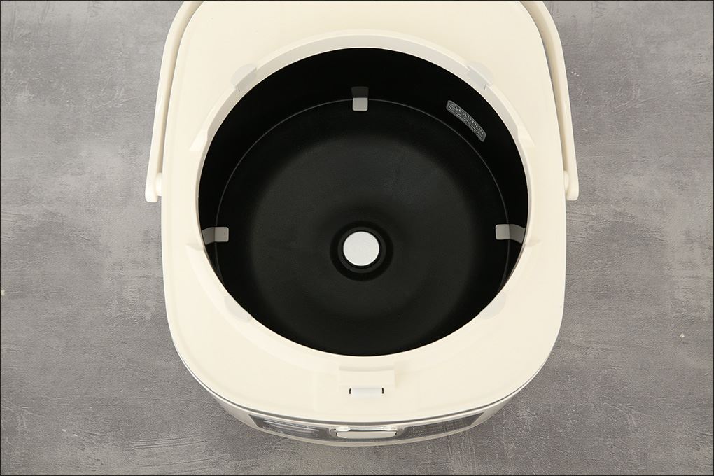 Nồi cơm cao tần Sharp 1.8 lít KS-IH18IX-WH Màu Trắng - Kem