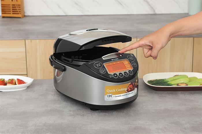 Nồi cơm cao tần Tiger 1 lít JKT-F10W Màu Đen - Xám