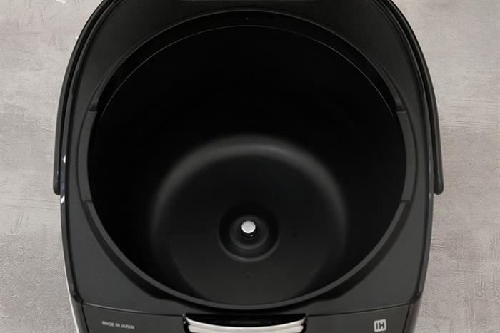 Nồi cơm cao tần Tiger 1.8 lít JKT-F18W Màu Đen - Xám