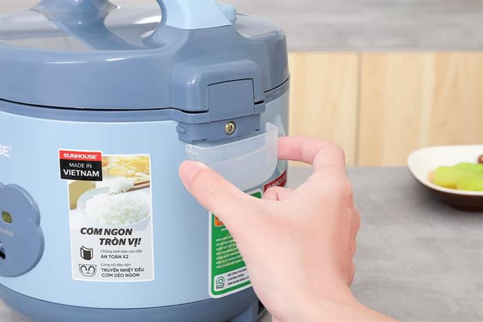 Nồi cơm nắp gài Sunhouse 1.2 lít SHD8214 Màu Xanh