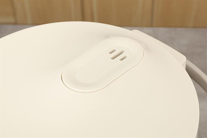 Nồi cơm nắp gài Livotec 1.8 lít LRC-6218B Màu Màu be