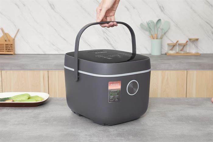 Nồi cơm điện tử Kangaroo 1.8 lít KGRC18D3G Màu Đen