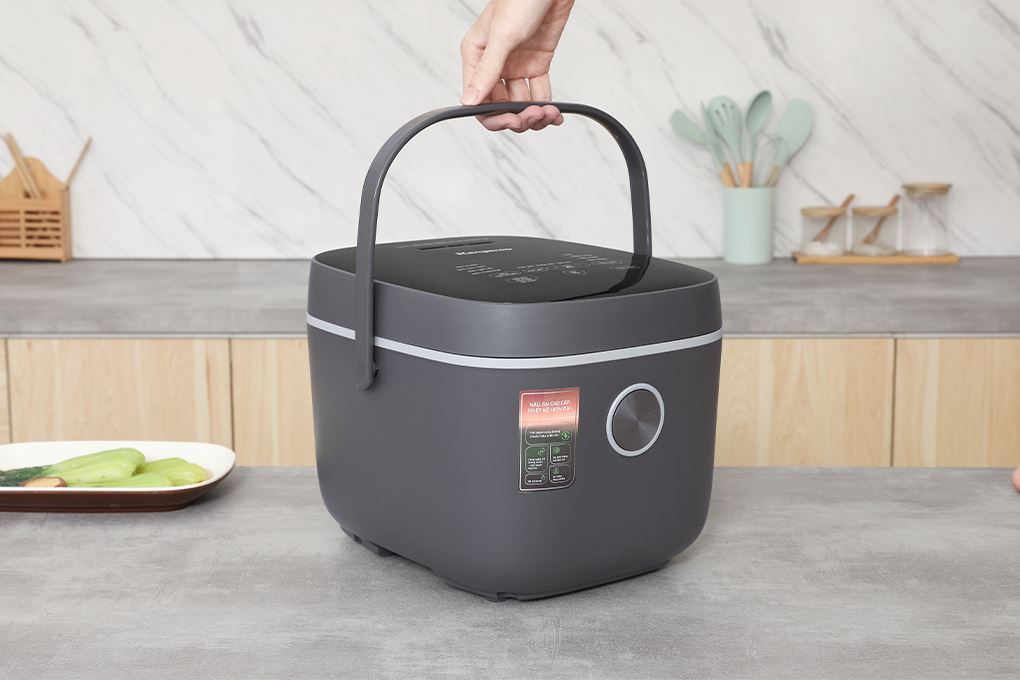 Nồi cơm điện tử Kangaroo 1.8 lít KGRC18D3G Màu Đen
