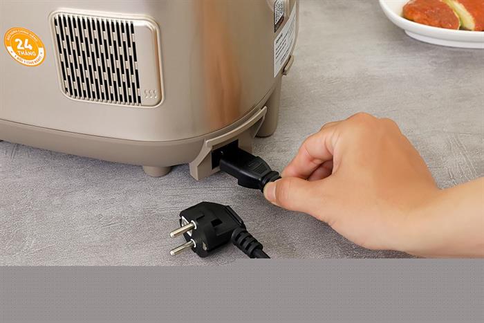 Nồi cơm điện tử Joyoung 1.8 lít JNRC-502 Màu Bạc