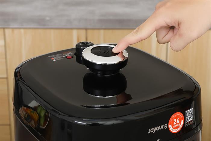 Nồi cơm điện tử áp suất Joyoung 1.8 lít JHPC-5100 Màu Đen