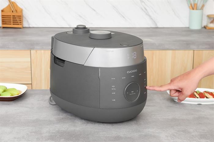 Nồi cơm áp suất cao tần Cuckoo 1.8 lít CRP-LHBR1000F Màu Đen - Xám
