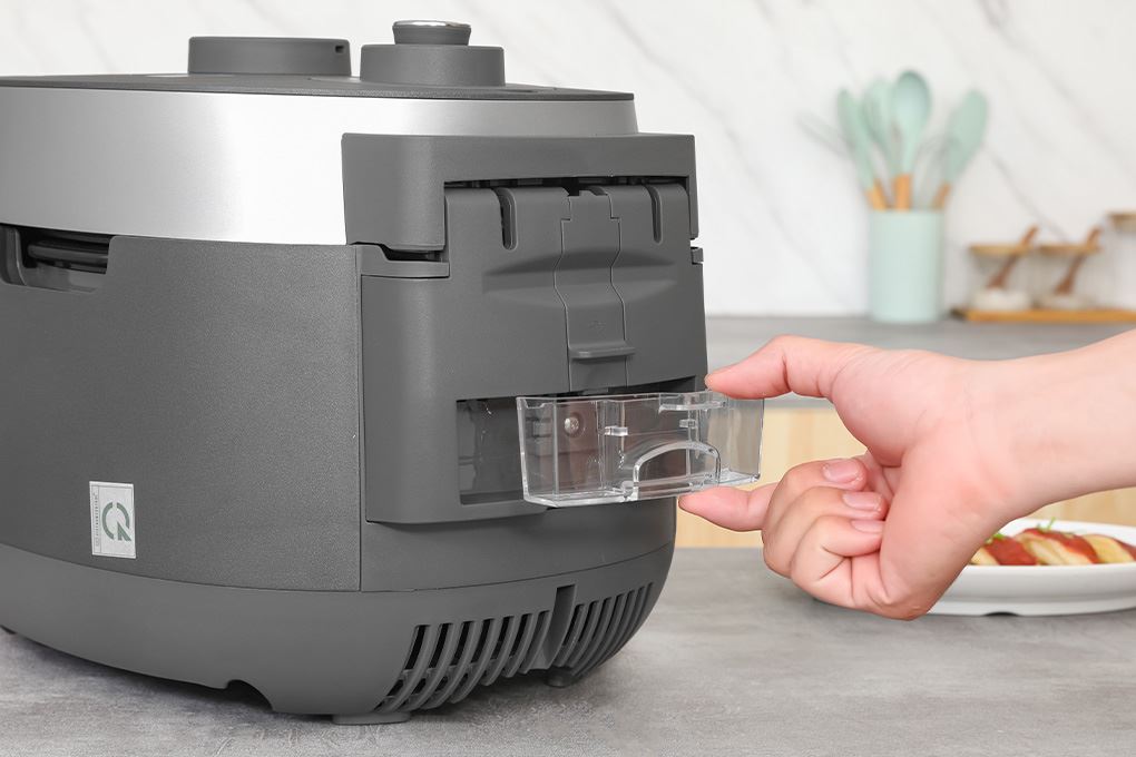 Nồi cơm áp suất cao tần Cuckoo 1.8 lít CRP-LHBR1000F Màu Đen - Xám