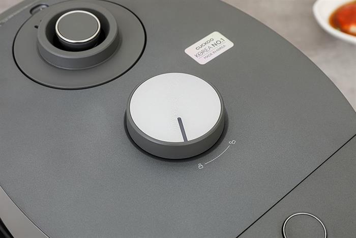 Nồi cơm áp suất cao tần 1.08 lít Cuckoo CRP-LHBR0600F Màu Xám