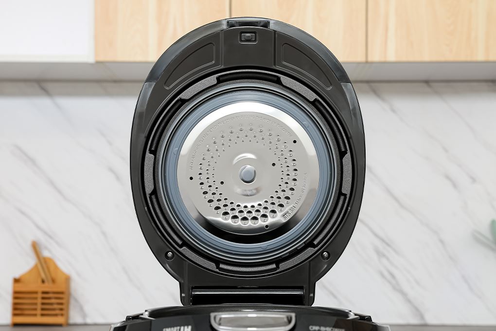 Nồi cơm áp suất cao tần Cuckoo 1.08 lít CRP-BHBC0600F Màu Đen - Xám