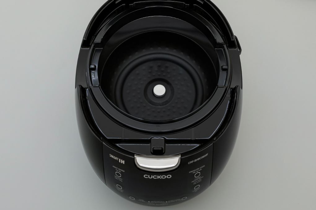 Nồi cơm áp suất cao tần Cuckoo 1.08 lít CRP-BHBC0600F Màu Đen - Xám