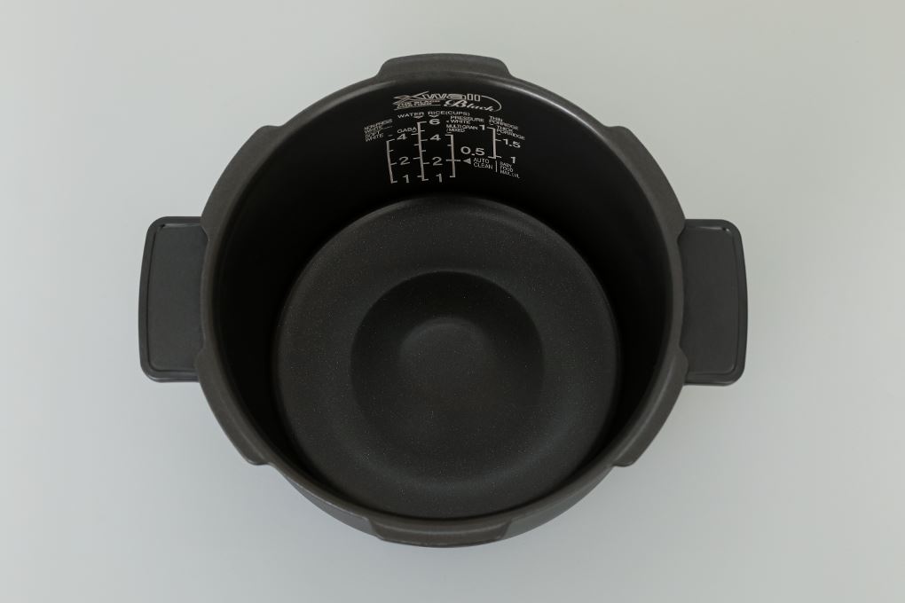 Nồi cơm áp suất cao tần Cuckoo 1.08 lít CRP-BHBC0600F Màu Đen - Xám