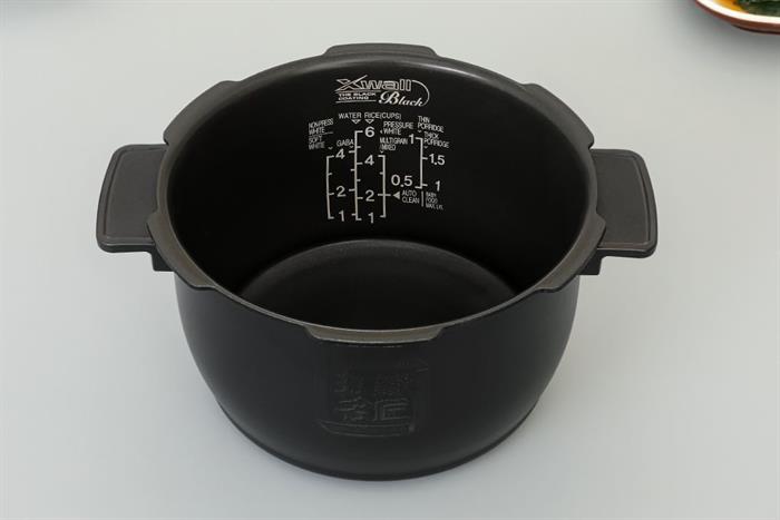 Nồi cơm áp suất cao tần Cuckoo 1.08 lít CRP-BHBC0600F Màu Đen - Xám