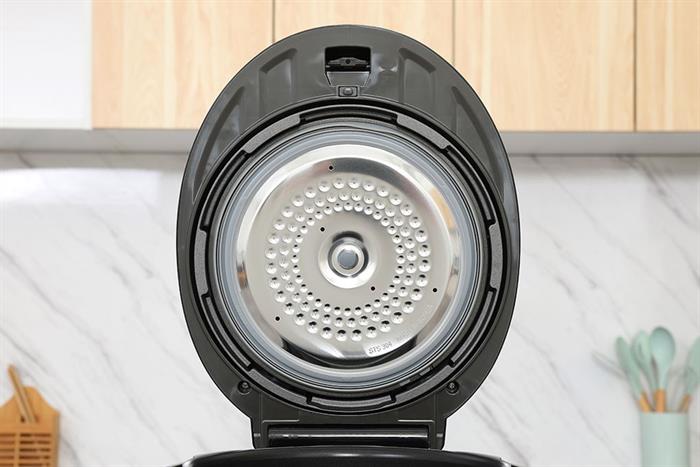 Nồi cơm điện tử áp suất Cuckoo 1.8 lít CRP-QSBC1000F Màu Đen - Xám