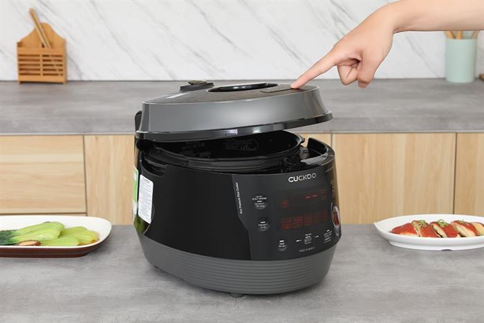 Nồi cơm điện tử áp suất Cuckoo 1.8 lít CRP-QSBC1000F Màu Đen - Xám
