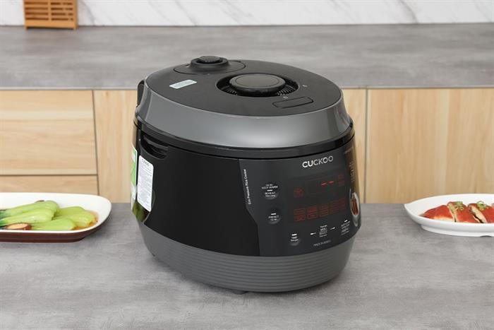 Nồi cơm điện tử áp suất Cuckoo 1.8 lít CRP-QSBC1000F Màu Đen - Xám