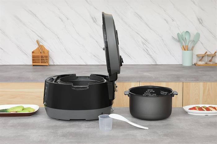 Nồi cơm điện tử áp suất Cuckoo 1.8 lít CRP-QSBC1000F Màu Đen - Xám