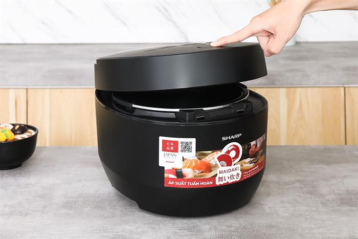 Nồi cơm điện tử áp suất Sharp 1.8 lít KS-TW181V-B Màu Đen