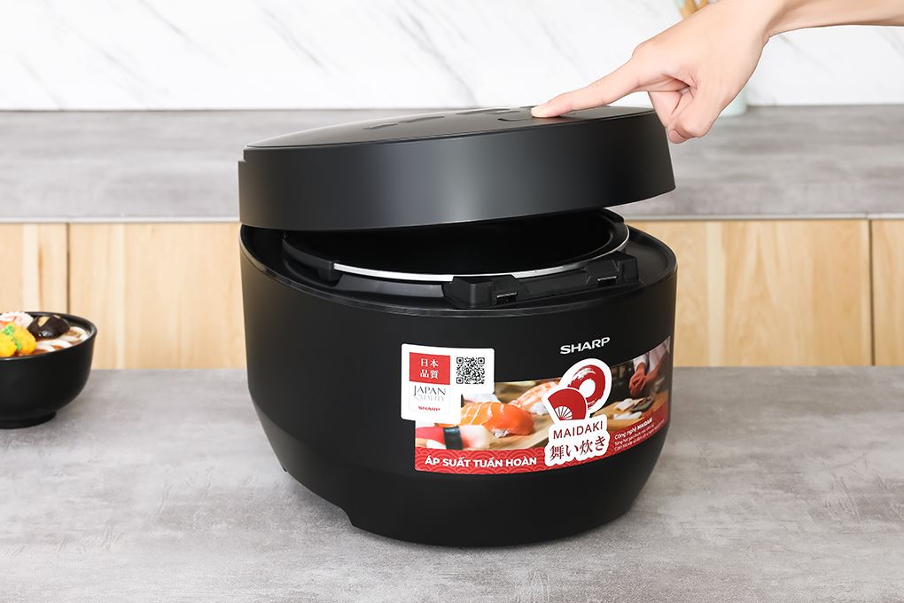 Nồi cơm điện tử áp suất Sharp 1.8 lít KS-TW181V-B Màu Đen