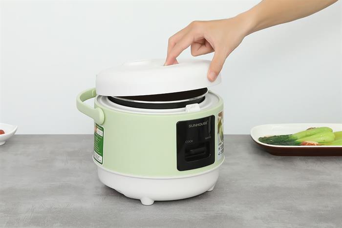 Nồi cơm nắp gài Sunhouse 0.8 lít SHD8200 Màu Xanh Lá Mạ