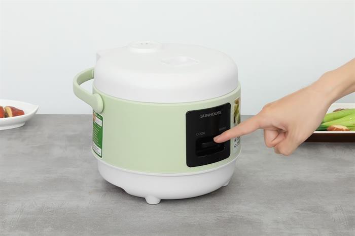 Nồi cơm nắp gài Sunhouse 0.8 lít SHD8200 Màu Xanh Lá Mạ