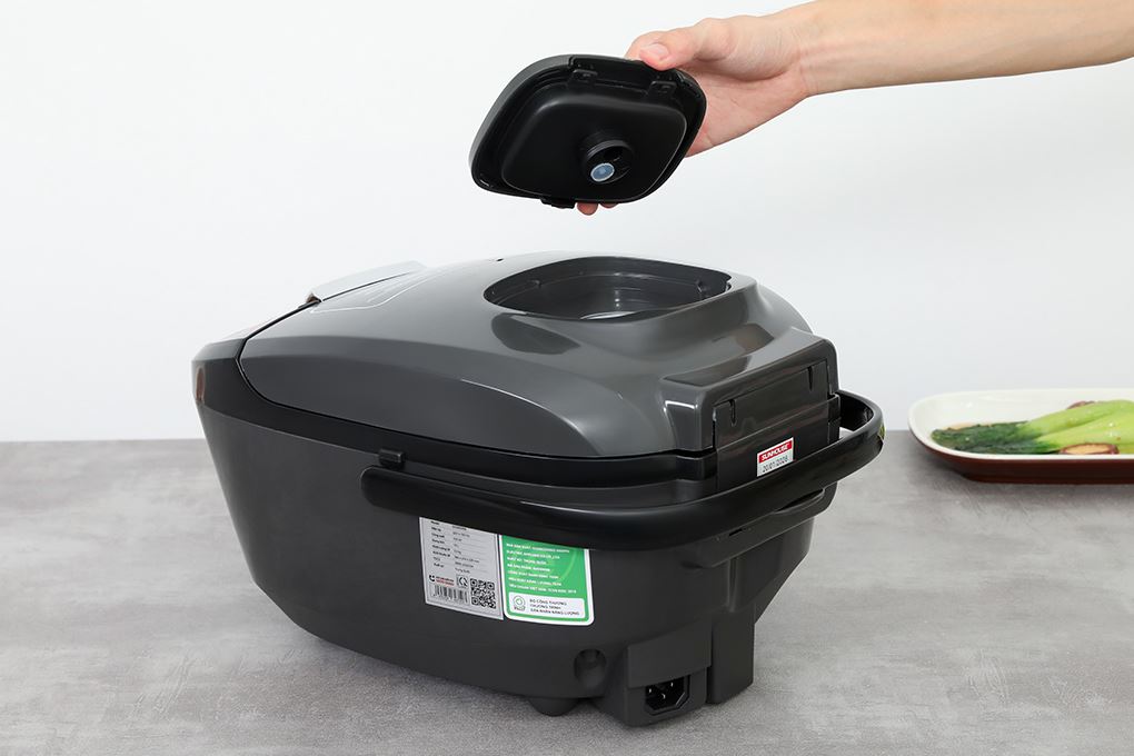 Nồi cơm điện tử Sunhouse 1.8 lít SHD8909B Màu Đen