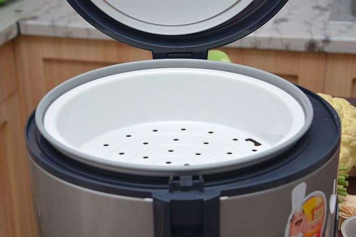 Nồi cơm nắp gài Sharp 1.8 lít KS-NR191STV Màu Đen - Xám