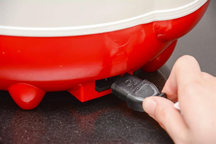 Nồi cơm nắp gài Happycook 1.8 lít HC-180A Màu Trắng - Đỏ