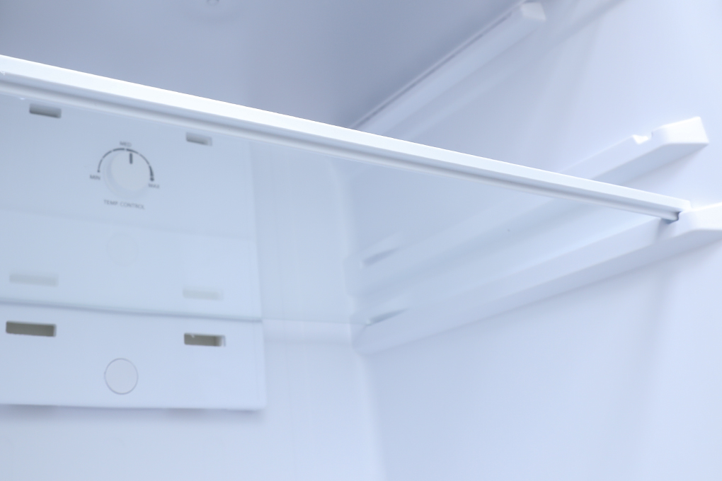 Tủ lạnh Aqua Inverter 236 lít AQR-T260FA(FB) Màu Đen