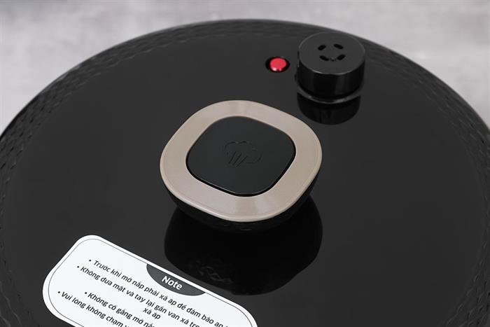 Nồi áp suất điện Kangaroo KGPC5D1G 5 lít Màu Nâu