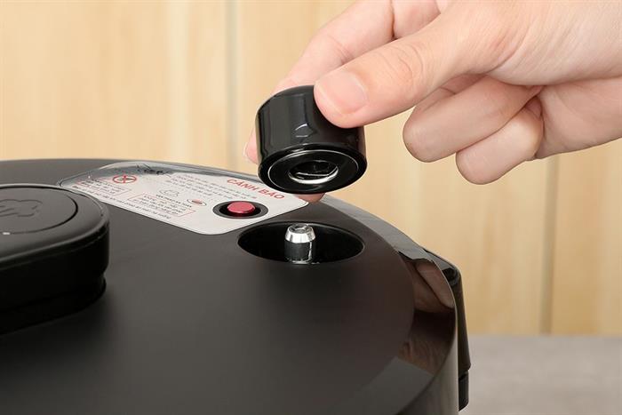 Nồi áp suất điện Nagakawa NEP5288 5 lít Màu Đen