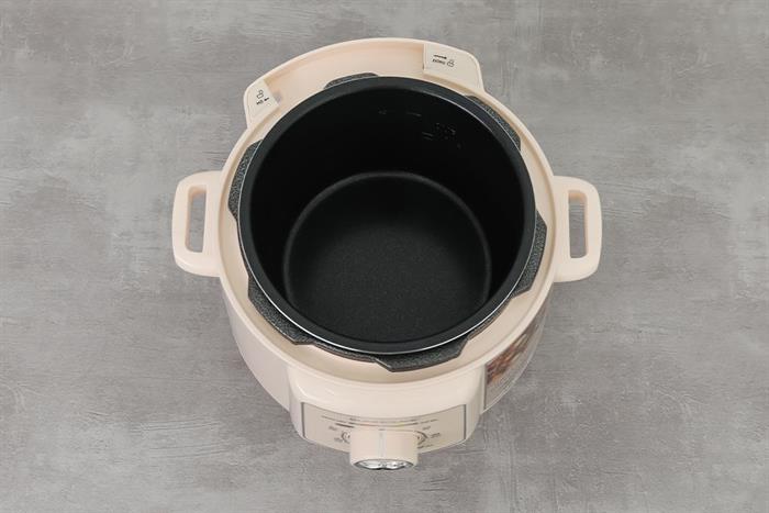 Nồi áp suất điện Sunhouse SHD1520 2.5 lít Màu Kem