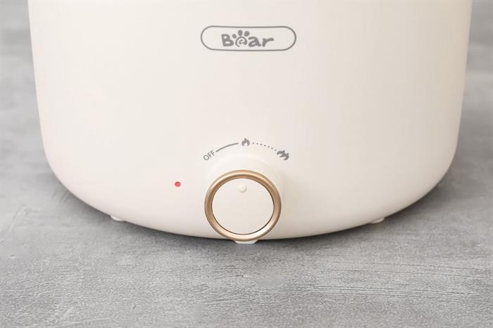 Nồi lẩu điện Bear MC-4H16G 1.6 lít Màu Kem