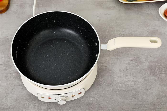 Nồi lẩu hấp đa năng Magic Eco AC-284 4 lít Màu Kem