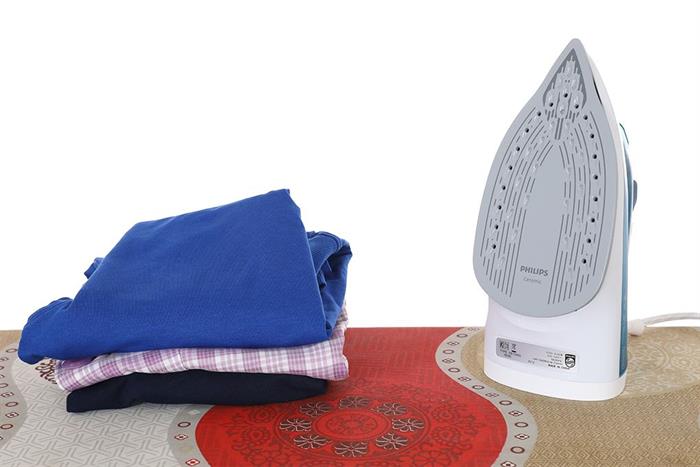 Bàn ủi hơi nước Philips DST2020/90 2000W Màu Xanh