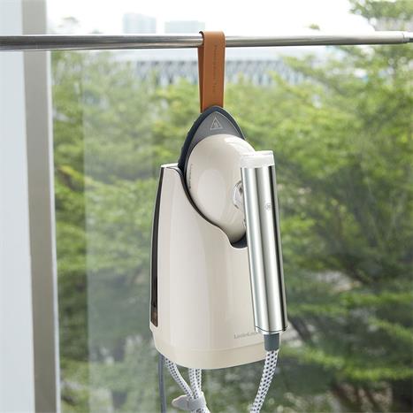 Bàn ủi hơi nước Lock&Lock ENI218IVY 1630W Màu Kem