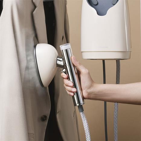 Bàn ủi hơi nước Lock&Lock ENI218IVY 1630W Màu Kem