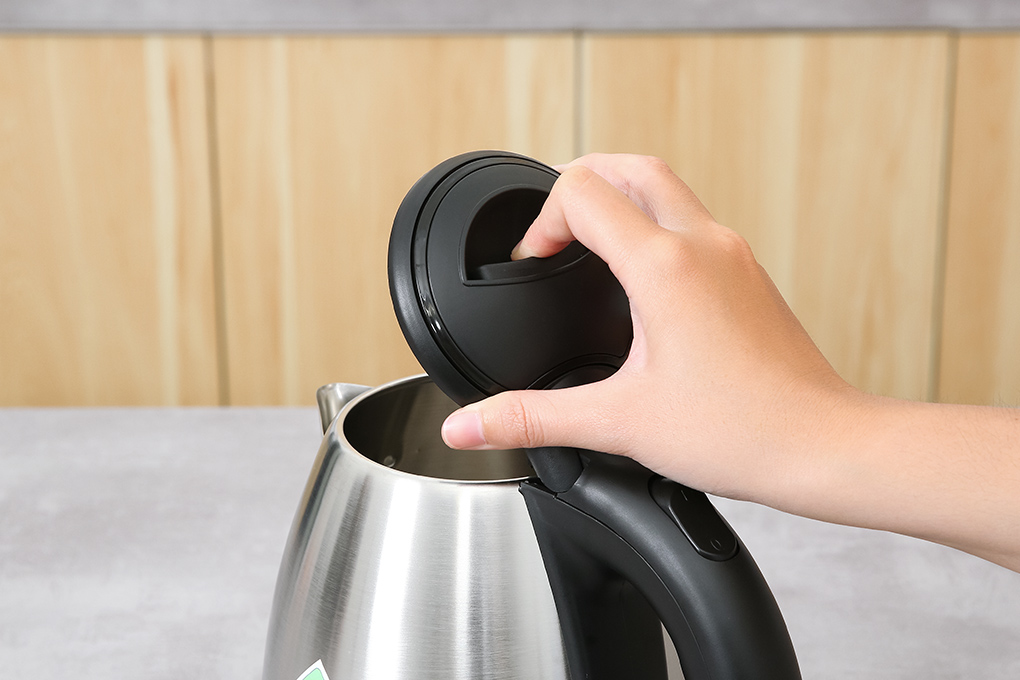 Bình đun siêu tốc Kangaroo 1.8 lít KGWK18I2 Màu Bạc Inox