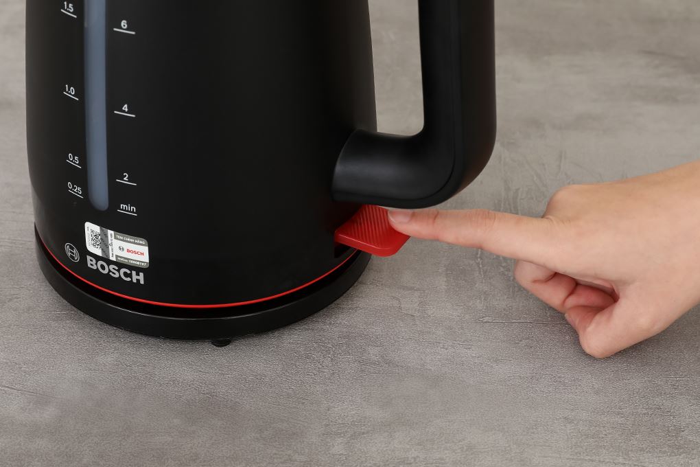 Bình đun siêu tốc Bosch 1.7 lít TWK3M123 Màu Đen