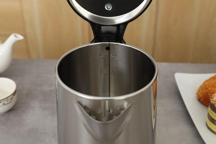 Bình đun siêu tốc Magic 1.8 lít A-072 Màu Đen