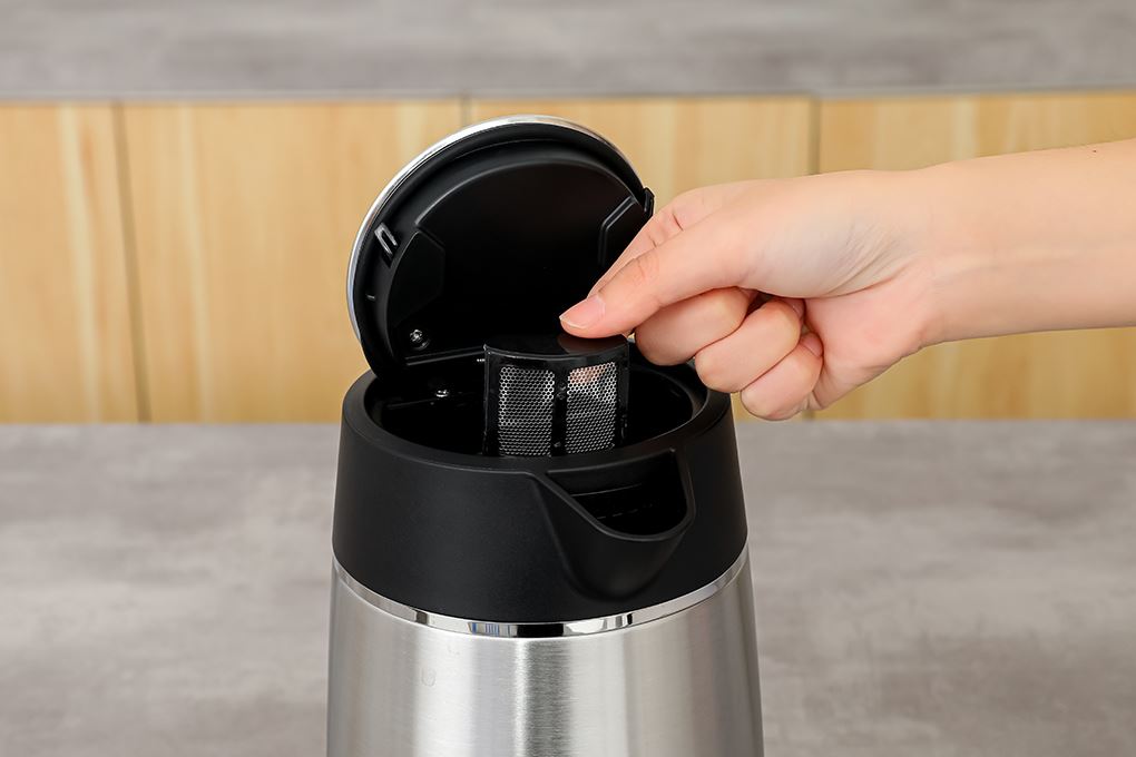 Bình đun siêu tốc Bosch 1.7 lít TWK6M480 Màu Inox