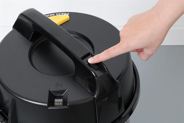 Máy hút bụi công nghiệp Panasonic MC-YL637SN49 Màu Đen