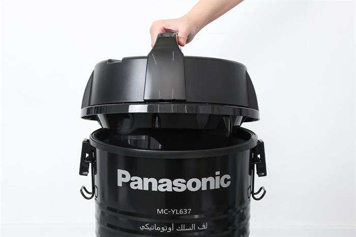 Máy hút bụi công nghiệp Panasonic MC-YL637SN49 Màu Đen