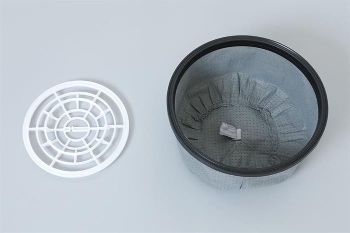 Máy hút bụi công nghiệp Panasonic MC-YL637SN49 Màu Đen