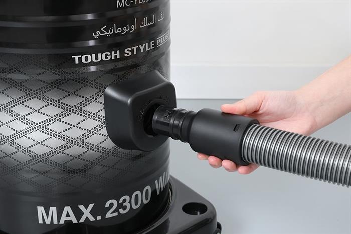 Máy hút bụi công nghiệp Panasonic MC-YL637SN49 Màu Đen