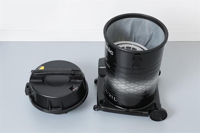 Máy hút bụi công nghiệp Panasonic MC-YL637SN49 Màu Đen