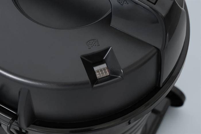 Máy hút bụi công nghiệp Panasonic MC-YL637SN49 Màu Đen